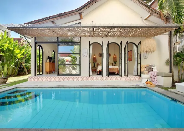 Villa Seminyak 3 Beds With Pool, Butler & Parking M5