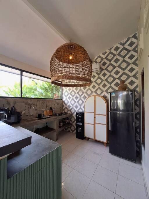 3 Beds With Pool, Butler & Parking M5 *
