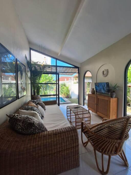 3 Beds With Pool, Butler & Parking M5 Seminyak (Bali)