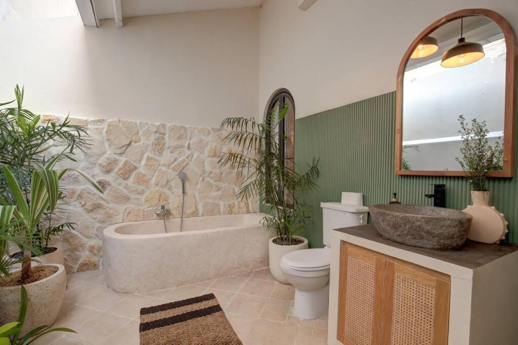 3 Beds With Pool, Butler & Parking M5 Apartemen