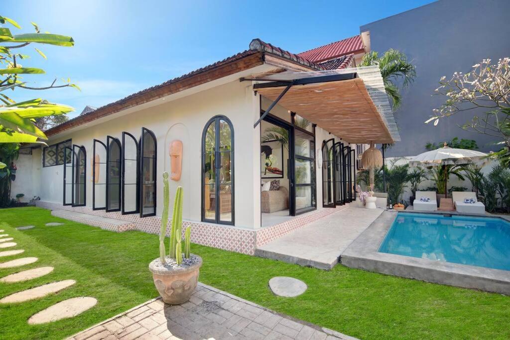 3 Beds With Pool, Butler & Parking M5 *