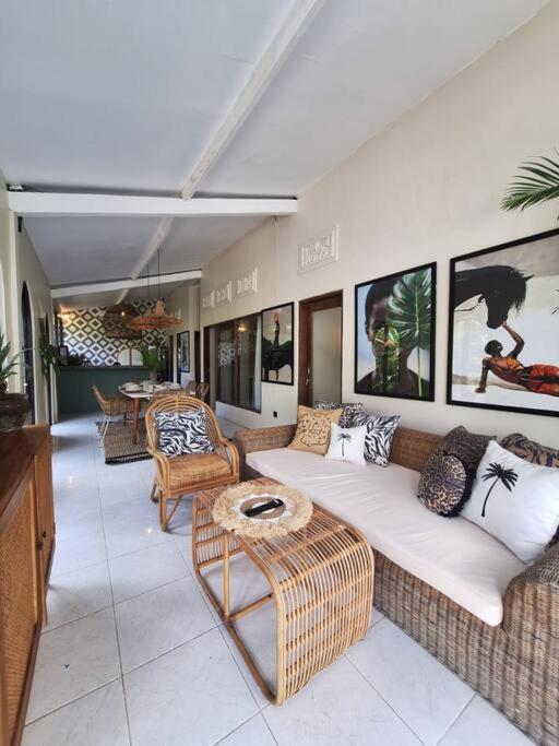 Apartemen 3 Beds With Pool, Butler & Parking M5 *