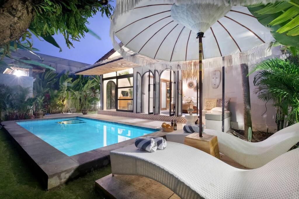 3 Beds With Pool, Butler & Parking M5 * Seminyak (Bali)