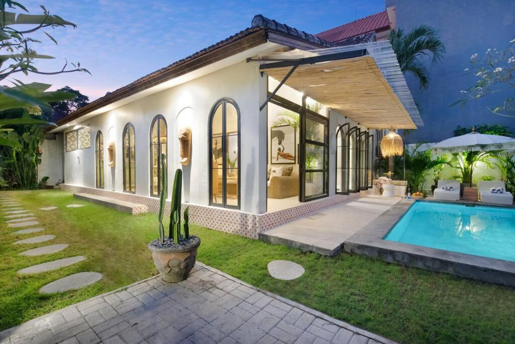 3 Beds With Pool, Butler & Parking M5 * Seminyak (Bali)